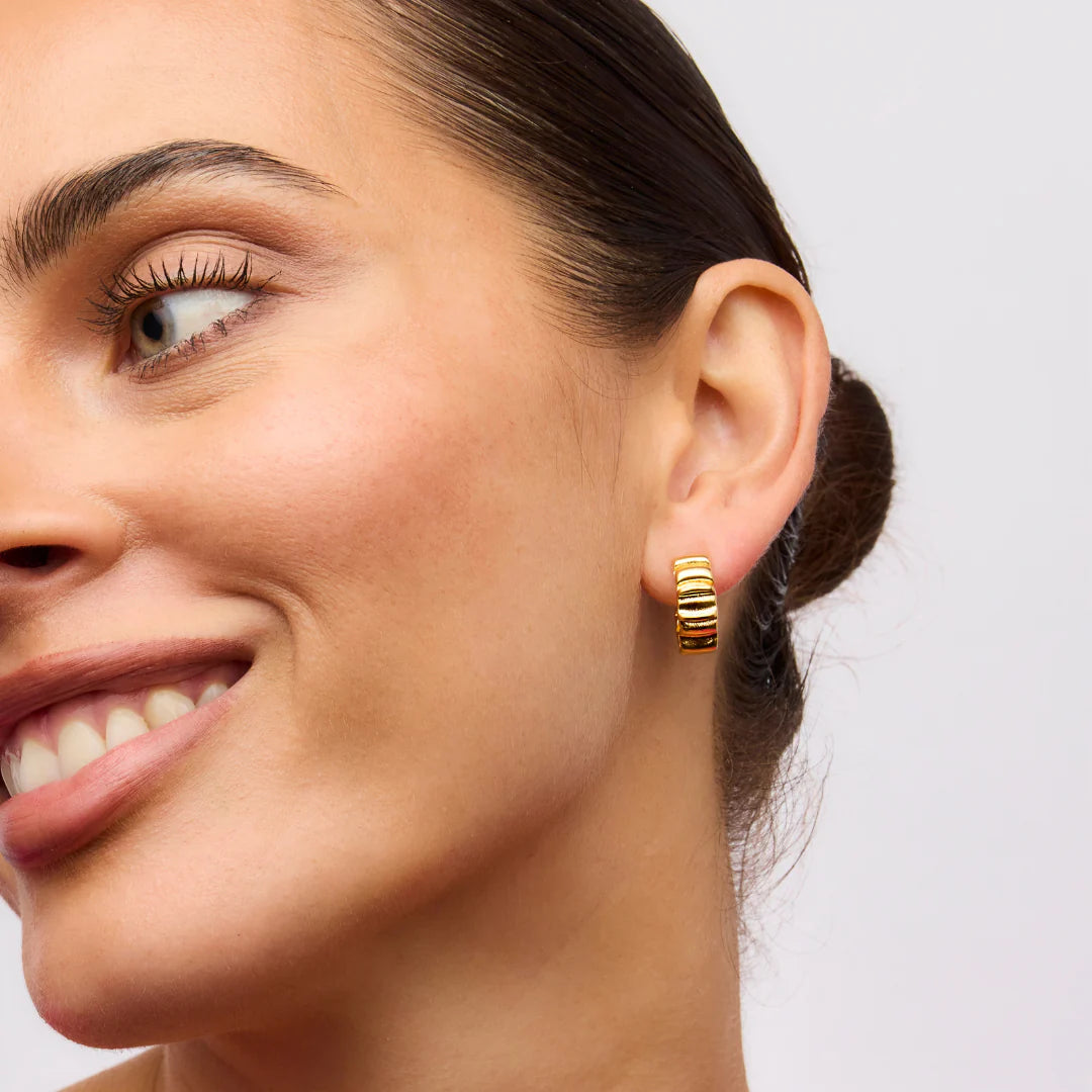 Poppy Wrinkle Earrings (Gold)