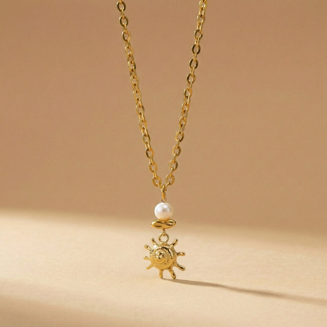 Chunky Chain Shell Necklace with Pearl Detail