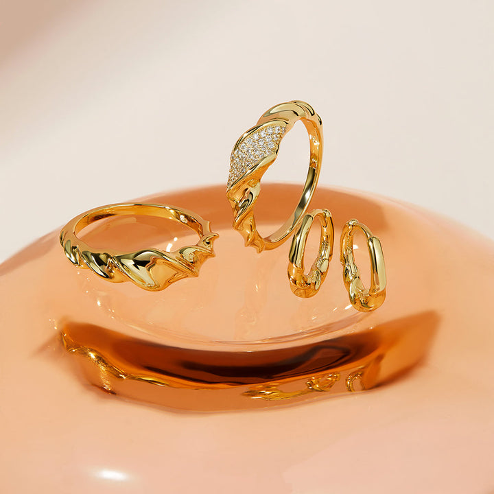 Alora Crystal Ring - Gold