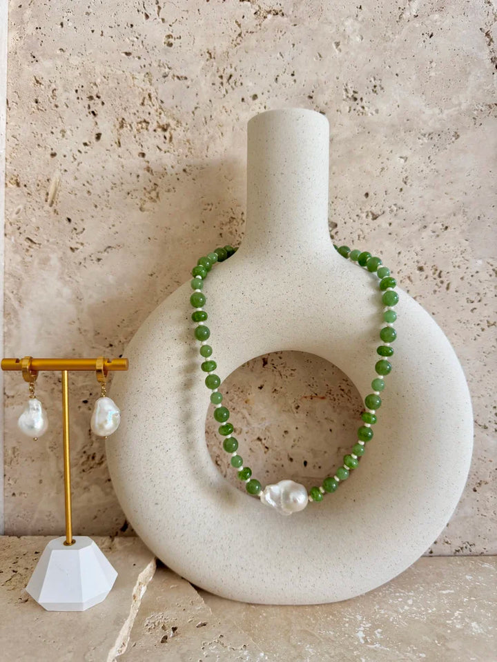 Pose Necklace