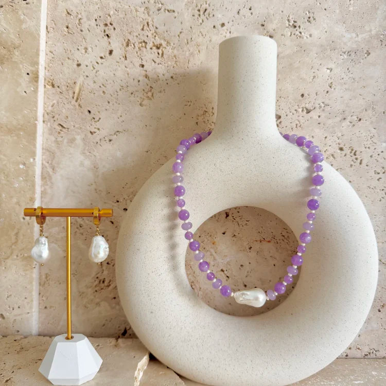 Pose Necklace