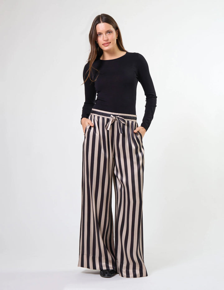 Rumi Pant - Liquorice