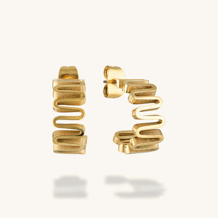 Leigh Wavy Hoops (Gold)