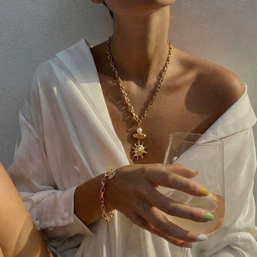 Chunky Chain Shell Necklace with Pearl Detail