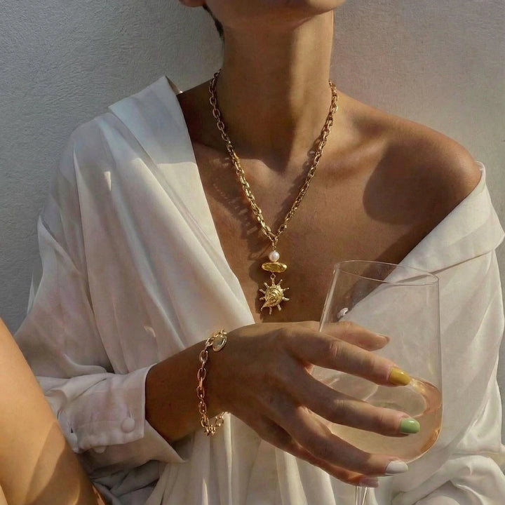 Chunky Chain Shell Necklace with Pearl Detail